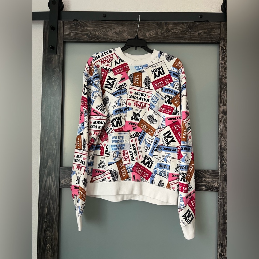 IVY PARK Women's Graphic Crew Neck Sweater - White, Pink, Blue